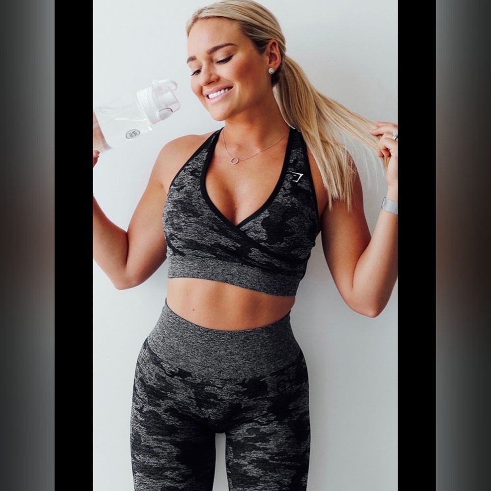 Gymshark Black Camo Sports Bra & Leggings Set SZ small NWOT
